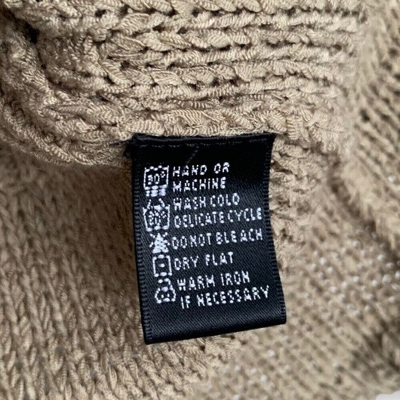 Vintage Cardigan Knit y2k Ruffle Hem Neutral Sweater - Picture 12 of 14